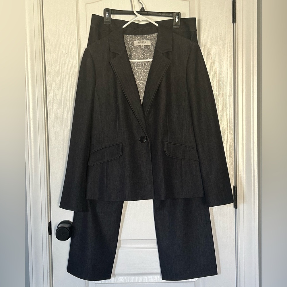 Kasper Women's Black Blazer and Pants Set